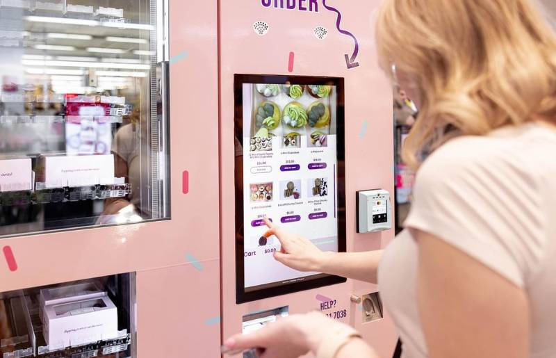 Distributeur de pâtisserie installé à Rouen, en normandie